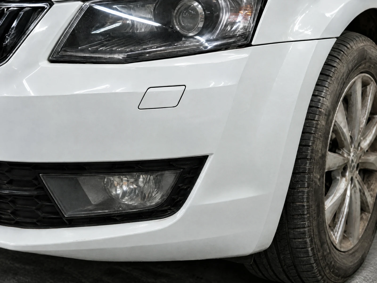 Стало — Skoda Octavia — покраска переднего бампера